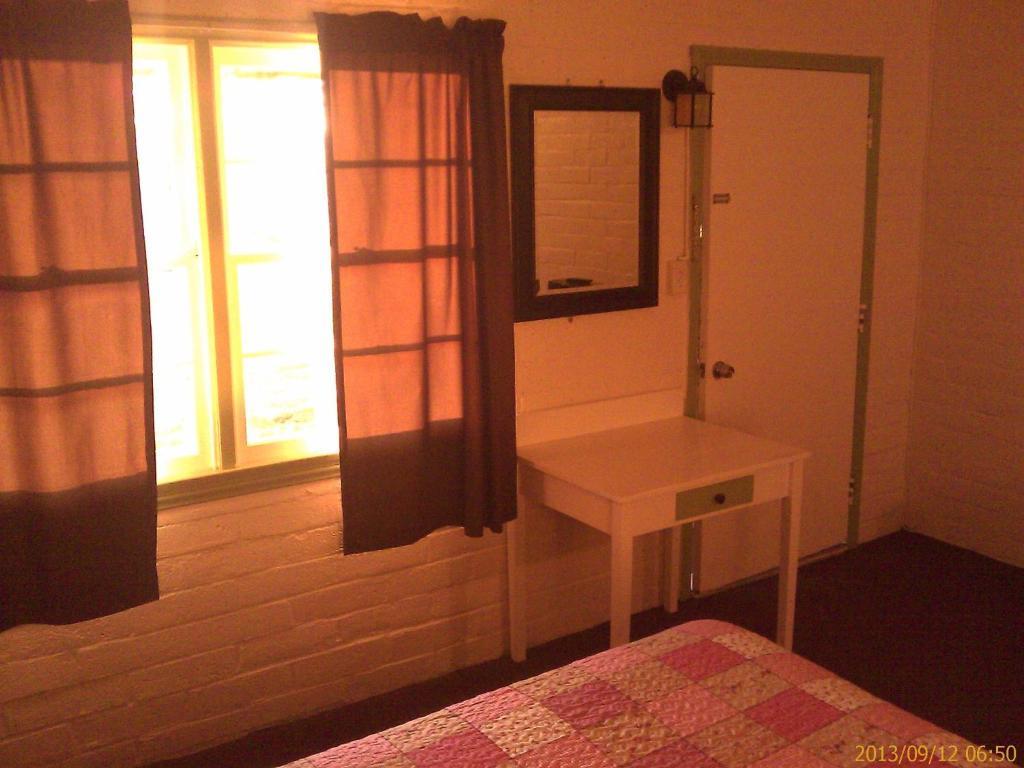 Ranch Motel Tehachapi Room photo